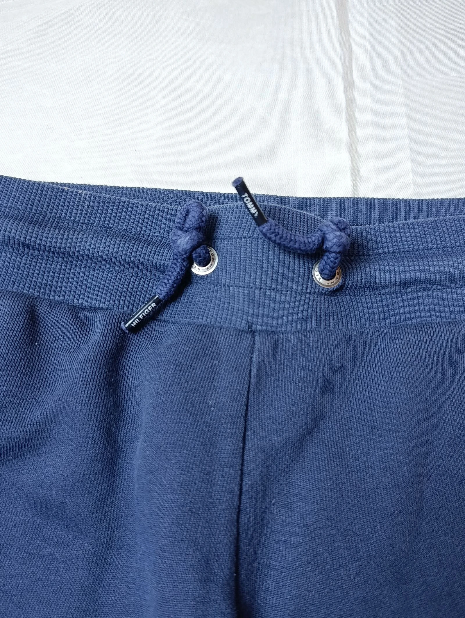 🔥 Pantalones de jogging azul marino Tommy Hilfiger con cinta lateral con letras 🔥 – photo 5